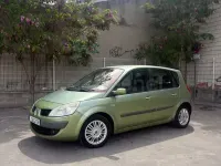 Usado Renault Scénic Dynamique 105 CV (77 kW) 2007 Verde Monovolumen