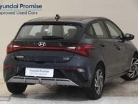 Usado Hyundai i20 99 CV (72 kW) 2024 Aurora grey Utilitario
