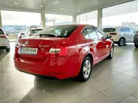 Usado Skoda Octavia 116 CV (85 kW) 2019 Rojo Berlina