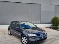Usado Renault Mégane II Dynamique 130 CV (95 kW) 2007 Gris / plata Berlina