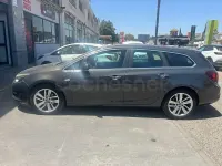 Usado Opel Astra Excellence 110 CV (80 kW) 2013 Marrón Familiar