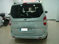 Usado Ford Tourneo Courier Titanium 100 CV (73 kW) 2019 Gris / plata Monovolumen