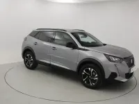 Usado Peugeot 2008 Allure 100 CV (73 kW) 2023 Plateado SUV
