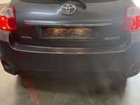 Usado Toyota Auris Active 90 CV (66 kW) 2010 Gris Utilitario