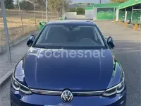 Usado VW Golf VIII 110 CV (80 kW) 2021 Azul Berlina