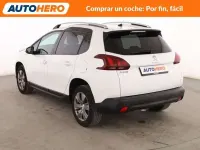 Usado Peugeot 2008 Style 102 CV (75 kW) 2019 Blanco SUV