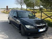 Usado BMW 320 177 CV (130 kW) 2008 Negro Familiar