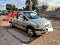 Usado Opel Zafira Comfort 100 CV (73 kW) 1999 Gris / plata Monovolumen
