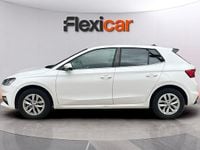 Usado Skoda Fabia Selection 95 CV (69 kW) 2024 Blanco Utilitario