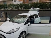 Usado Ford Fiesta Trend 68 CV (50 kW) 2010 Blanco Utilitario