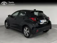 Usado Toyota Yaris Hybrid Active 116 CV (85 kW) 2025 Negro azabache Berlina
