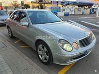 Usado Mercedes E400 Avantgarde 260 CV (191 kW) 2003 Gris / plata Berlina