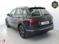 Usado VW Tiguan Life 150 CV (110 kW) 2022 Gris SUV