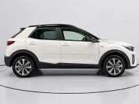 Usado Kia Stonic 101 CV (74 kW) 2023 Blanco SUV