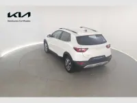 Usado Kia Stonic 101 CV (74 kW) 2023 Blanco SUV