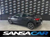 Usado Opel Astra 110 CV (80 kW) 2019 Negro Berlina