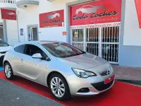 Usado Opel Astra GTC Sportive 140 CV (102 kW) 2016 Gris / plata Berlina