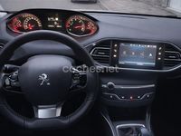 Usado Peugeot 308 Active 130 CV (95 kW) 2019 Blanco Berlina