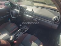 Usado Mazda 3 Sportive 109 CV (80 kW) 2005 Rojo Berlina