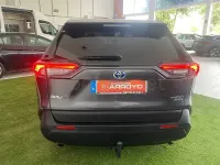 Usado Toyota RAV4 Hybrid Business Edition 222 CV (163 kW) 2021 Gris / plata SUV