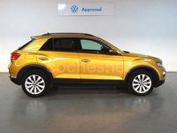Usado VW T-Roc Advance 150 CV (110 kW) 2021 Amarillo SUV