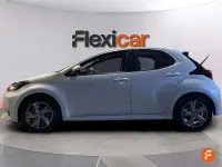 Usado Toyota Yaris Active 116 CV (85 kW) 2025 Blanco Utilitario