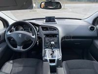 Usado Peugeot 5008 Allure 120 CV (88 kW) 2015 Gris / plata Monovolumen