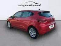 Usado Renault Clio Intens 90 CV (66 kW) 2021 Rojo deseo Utilitario