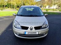 Usado Renault Scénic II Dynamique 85 CV (62 kW) 2006 Gris / plata Monovolumen