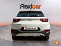 Usado Kia Stonic 84 CV (61 kW) 2022 Blanco SUV