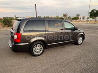 Usado Lancia Voyager Platinum 178 CV (130 kW) 2014 Gris / plata Monovolumen