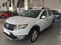 Usado Dacia Sandero Stepway 90 CV (66 kW) 2016 Blanco Berlina