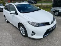 Usado Toyota Auris Live 124 CV (91 kW) 2014 Blanco Familiar