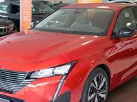Usado Peugeot 308 Allure 131 CV (96 kW) 2023 Rojo Berlina