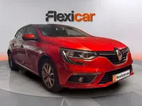 Usado Renault Mégane IV Life 101 CV (74 kW) 2018 Rojo Berlina