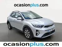 Usado Kia Stonic 101 CV (74 kW) 2024 Gris plata SUV