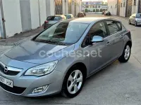 Usado Opel Astra Enjoy 110 CV (80 kW) 2012 Gris / plata Familiar