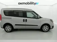 Usado Fiat Doblò Lounge 120 CV (88 kW) 2023 Gris / plata Monovolumen
