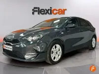 Usado Kia Ceed 136 CV (100 kW) 2023 Gris Utilitario