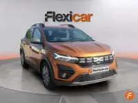 Usado Dacia Sandero Essentiel 91 CV (66 kW) 2023 Naranja Berlina