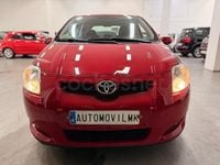 Usado Toyota Auris Luna 90 CV (66 kW) 2007 Granate Utilitario