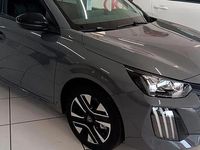 Nuevo Peugeot 208 Allure 102 CV (75 kW) 2025 Gris Utilitario