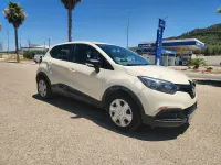 Usado Renault Captur Intens 90 CV (66 kW) 2016 Beige SUV