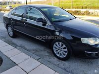 Usado VW Passat Highline 170 CV (125 kW) 2007 Negro Berlina