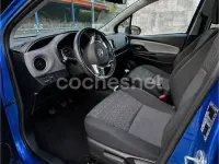 Usado Toyota Yaris Active 99 CV (72 kW) 2016 Azul Berlina