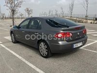 Usado Renault Laguna III Dynamique 135 CV (99 kW) 2007 Gris / plata Berlina