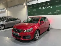Usado Peugeot 308 Active 130 CV (95 kW) 2018 Granate Berlina