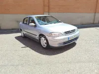 Usado Opel Astra Edition 100 CV (73 kW) 2002 Gris / plata Berlina