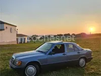 Usado Mercedes 190 75 CV (55 kW) 1986 Azul Berlina