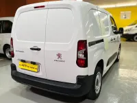 Usado Peugeot Partner 100 CV (73 kW) 2021 Blanco Monovolumen